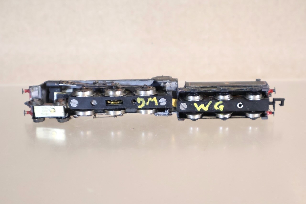 GRAHAM FARISH LANGLEY WEATHERED BR 4-6-0 STANDARD CLASS 4MT LOCO 75026 on