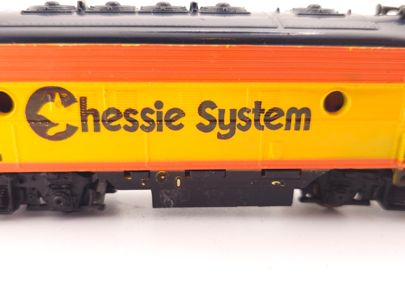 READ Life-Like HO Scale Chessie System Powered F7A Diesel Locomotive C & O 4472