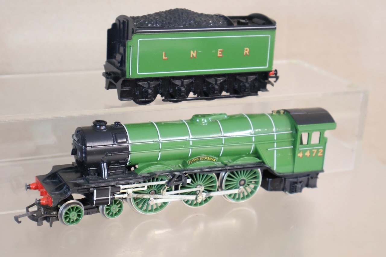 TRIANG HORNBY R855 LNER 4-6-2 CLASS A3 LOCOMOTIVE 4472 FLYING SCOTSMAN om