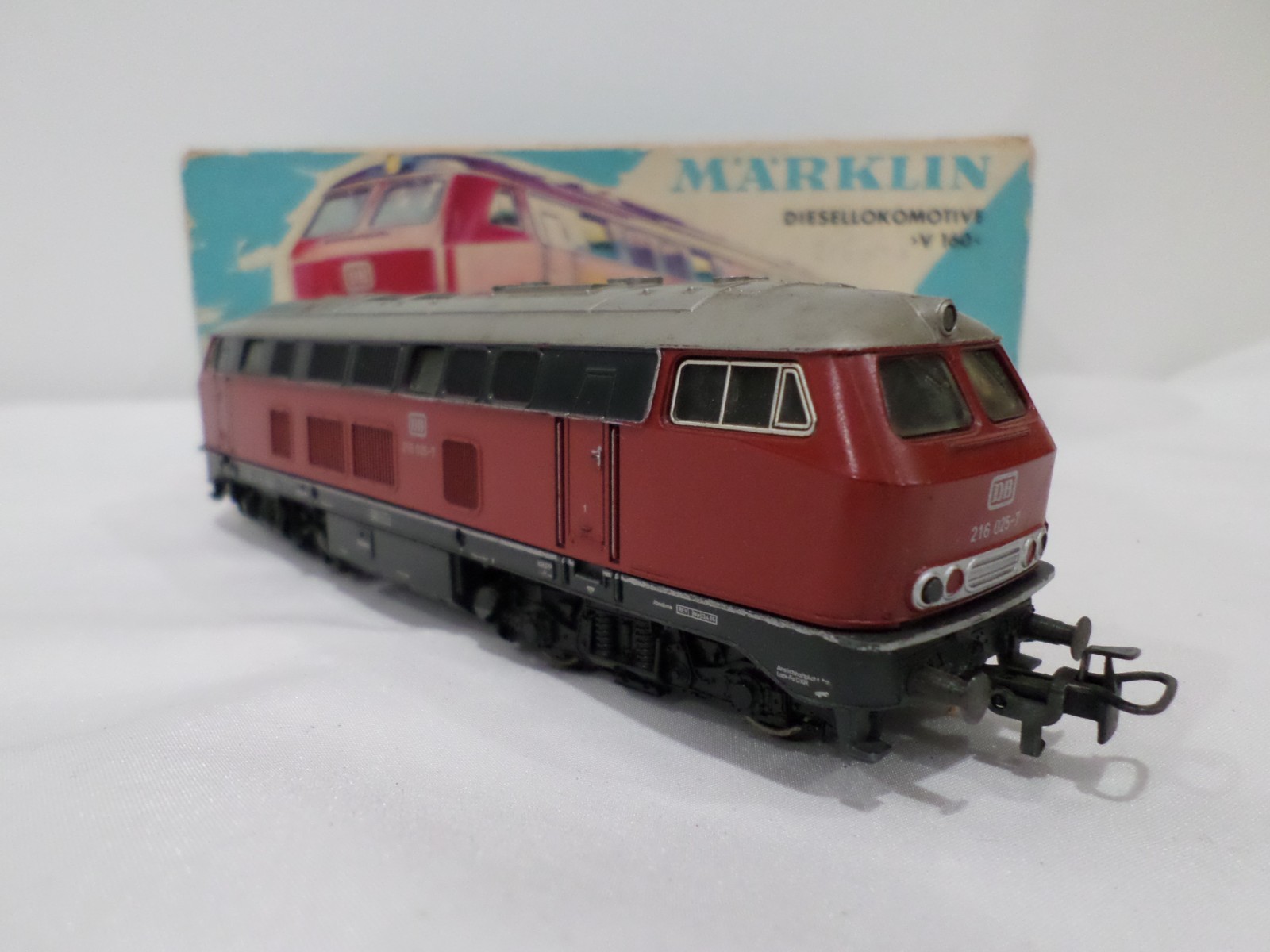 Marklin 3075 HO DB BR 216 Diesel Locomotive, 3 Rail AC, (Analogue) C6