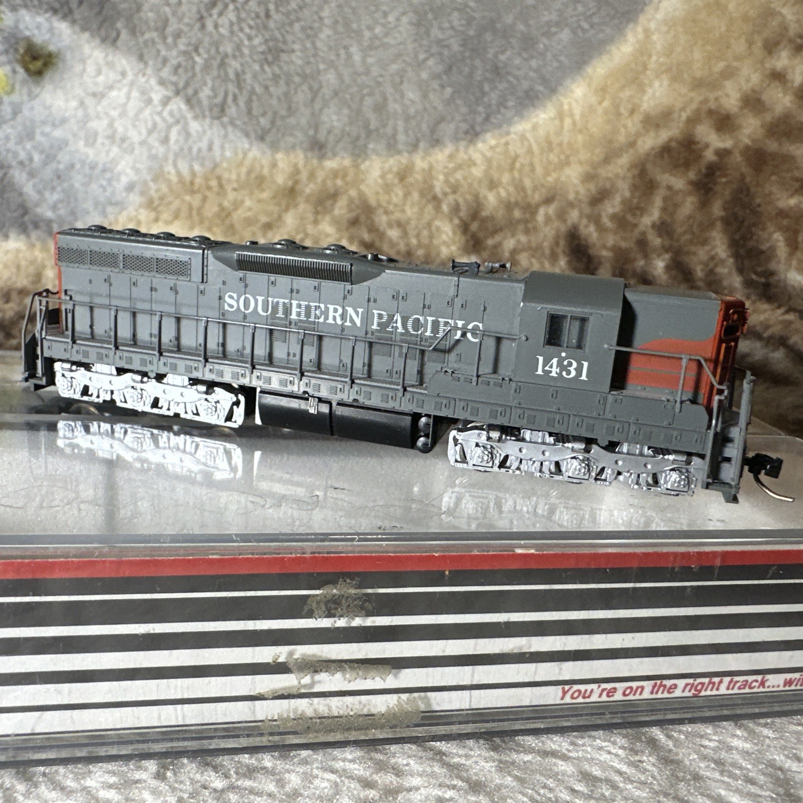 N Scale Atlas 4504 Southern Pacific EMD SD7 Powered Diesel Locomotive #1431