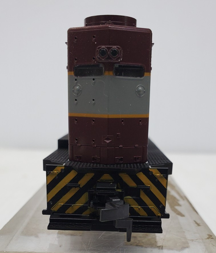 KATO 37- 024 GP35 Canadian pacific #8205 with DB