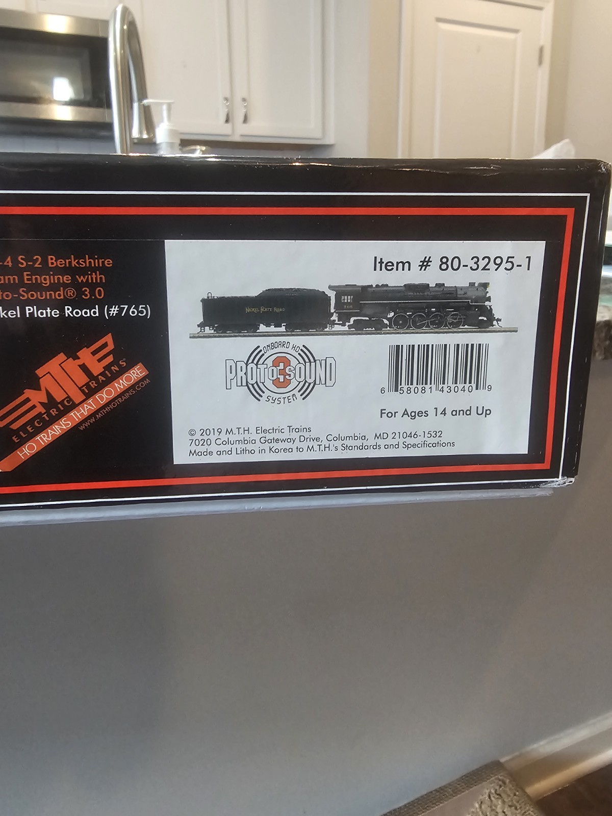 Ho Scale MTH Nickel Plate Road 2-8-4 # 765 With Whistle Smoke