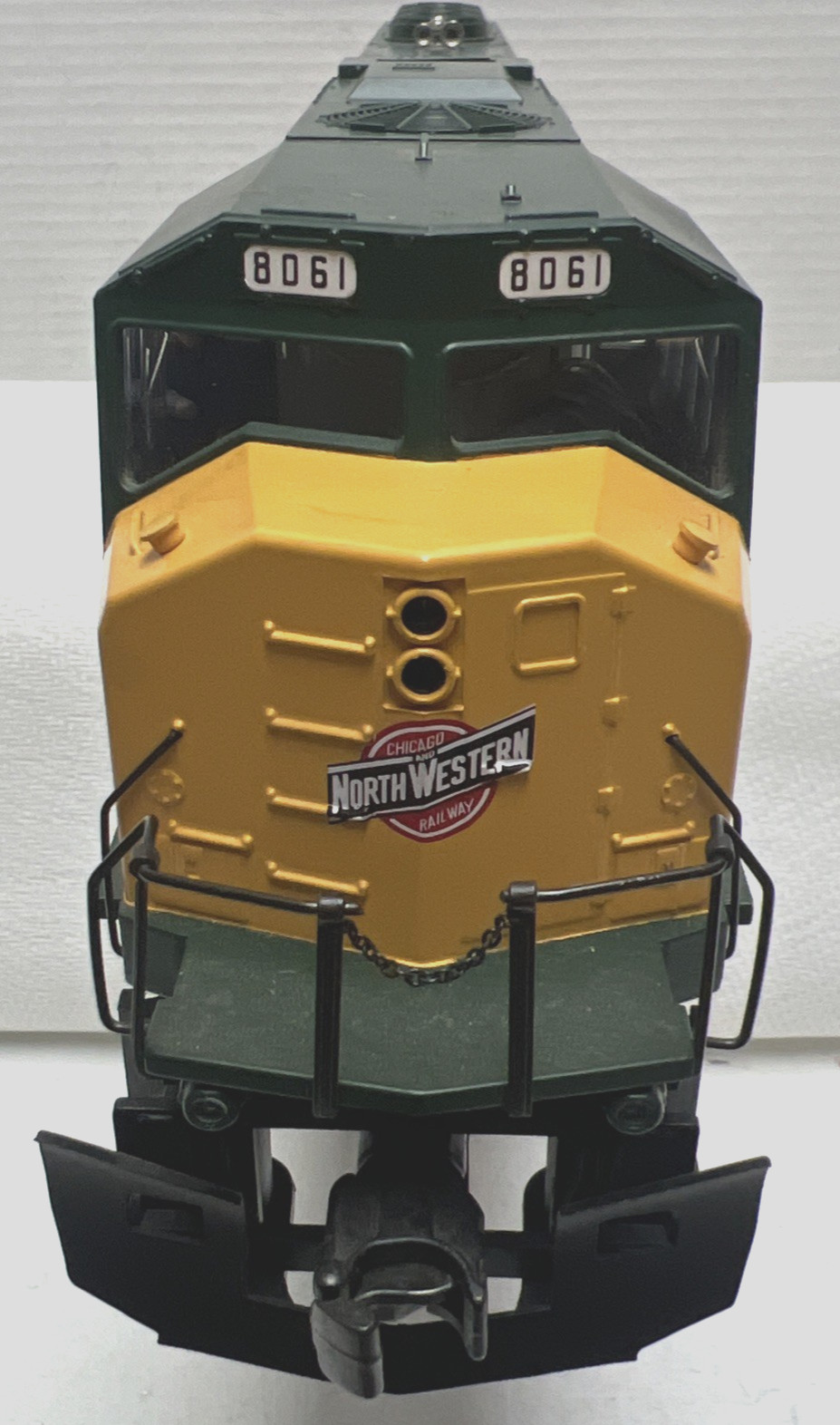 MTH MT-2047LP CHICAGO NORTHWESTERN #8061 EMD SD60M DIESEL W/PROTO-SOUND. NO BOX.