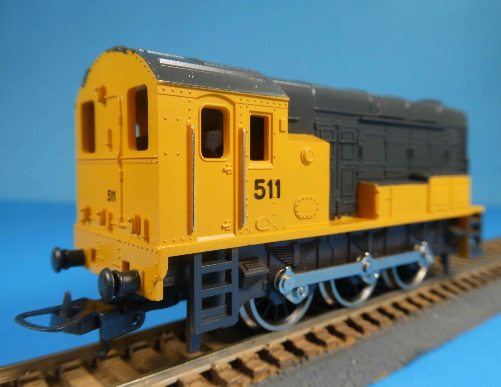 LIMA HO/OO DUTCH NS DIESEL SHUNTING LOCOMOTIVE 205129MG – OB – 1983