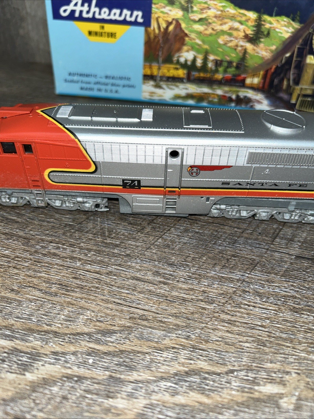 Athearn 3305 PA-1 Diesel Santa Fe – Dummy Train For Display Only