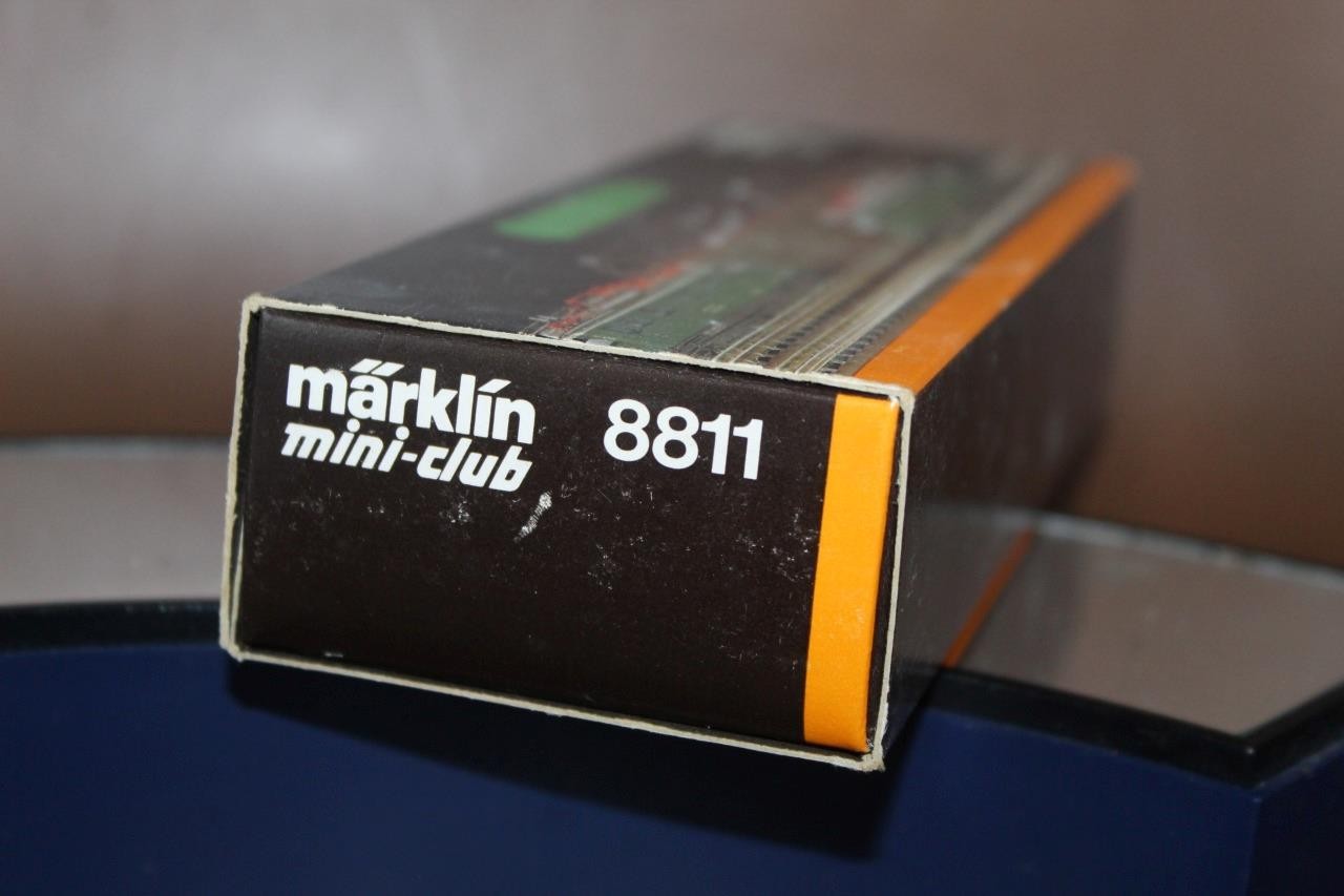 MARKLIN Mini 8811 Z Deutsche Bundesbahn DB Class 144 (E 44) Passenger Locomotive