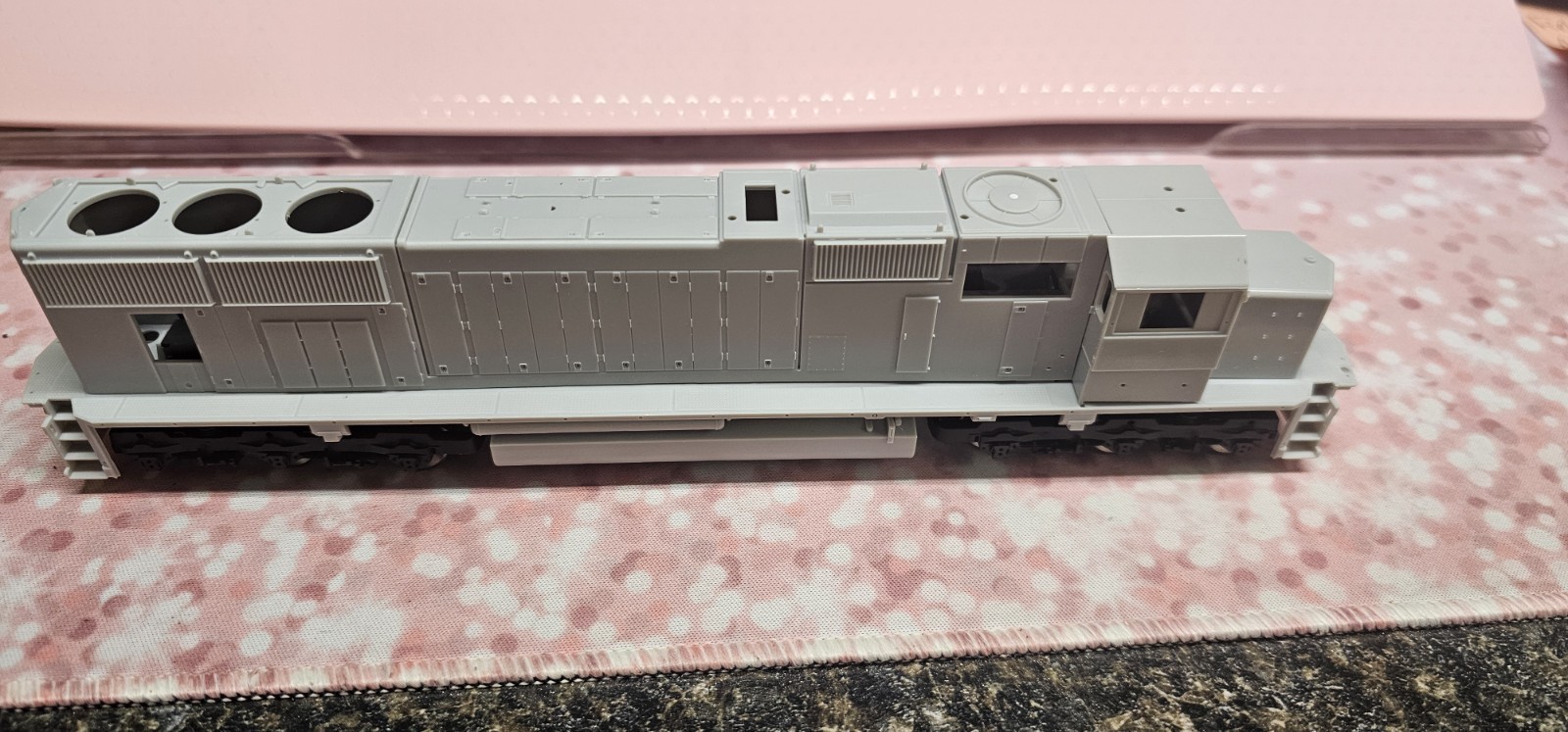 Athearn G6041 Genesis HO SD70 Diesel Locomotive UNDECORATED 4 step Ic-Conrail