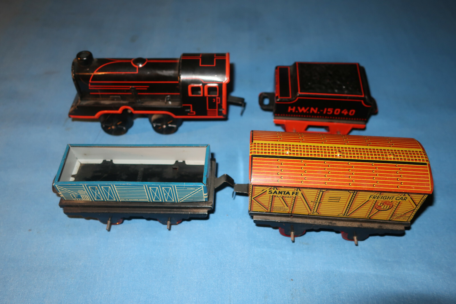 HWN Wind-up Clockwork Tin Litho Steam Locomotive Set. Made in US Zone Germany