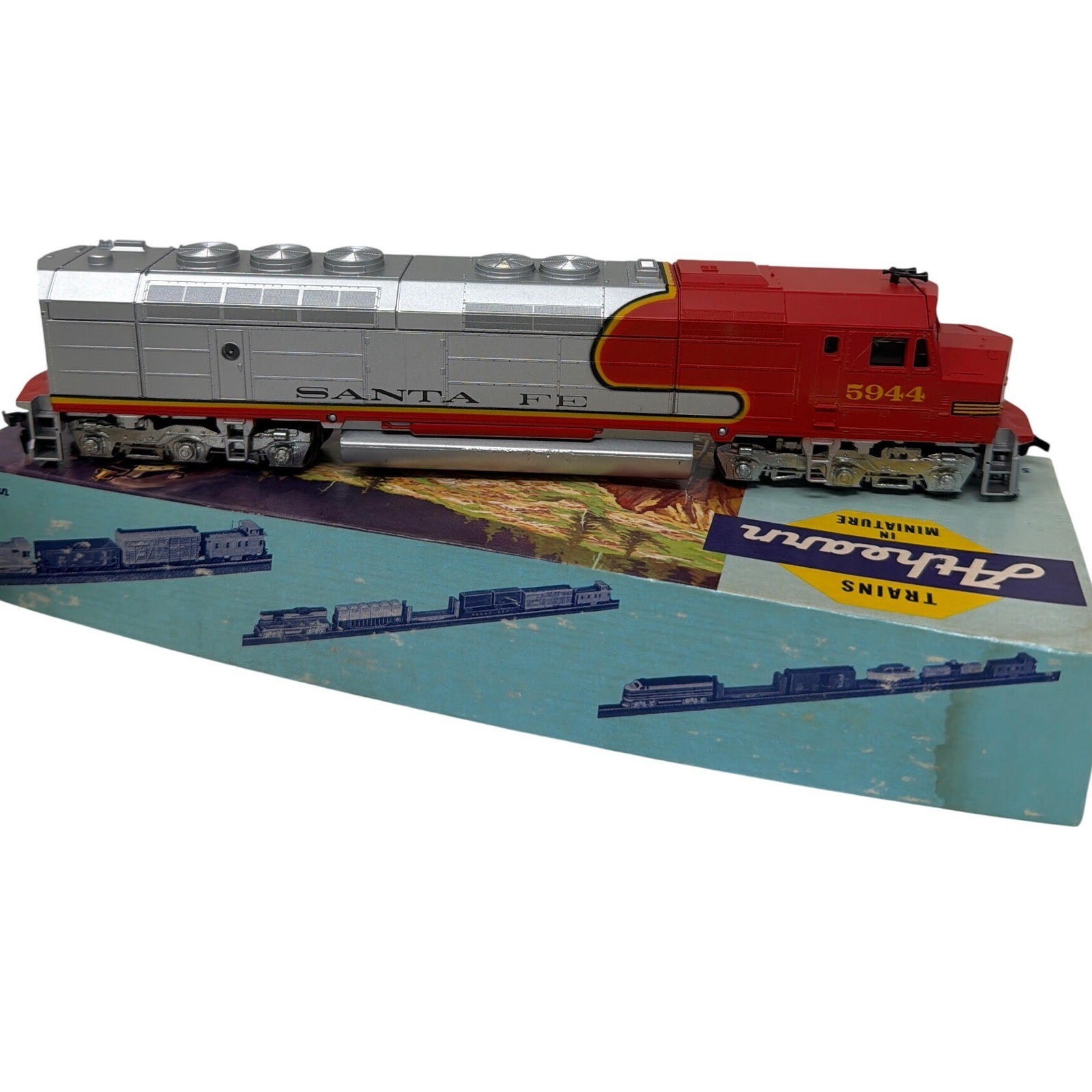 Athearn HO Santa Fe 5944 3305 Locomotive Train Engine Boxed