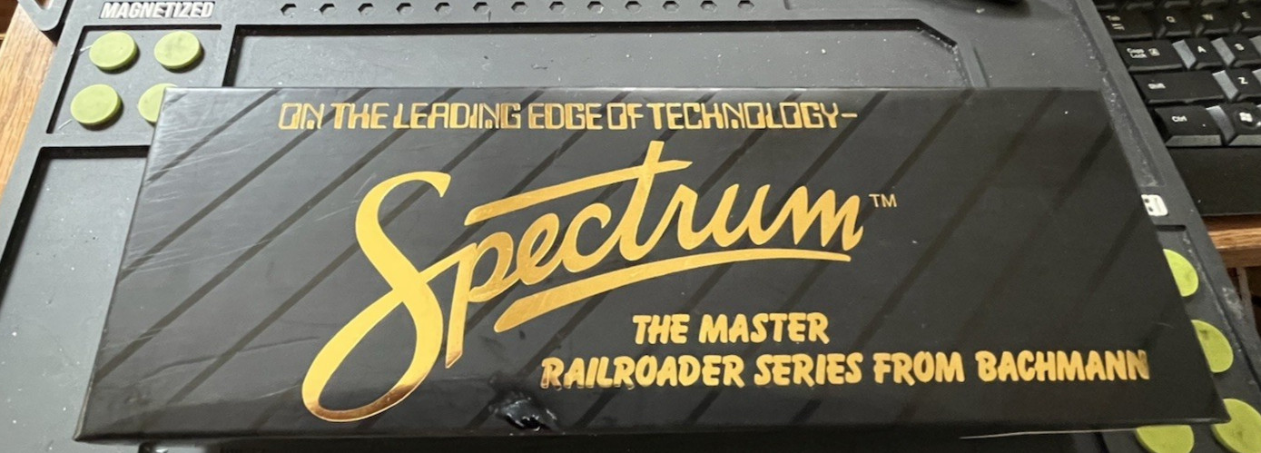 Bachmann Spectrum Item 81207 Fairbanks Morse H16-44 Diesel (Pennsylvania #8815)