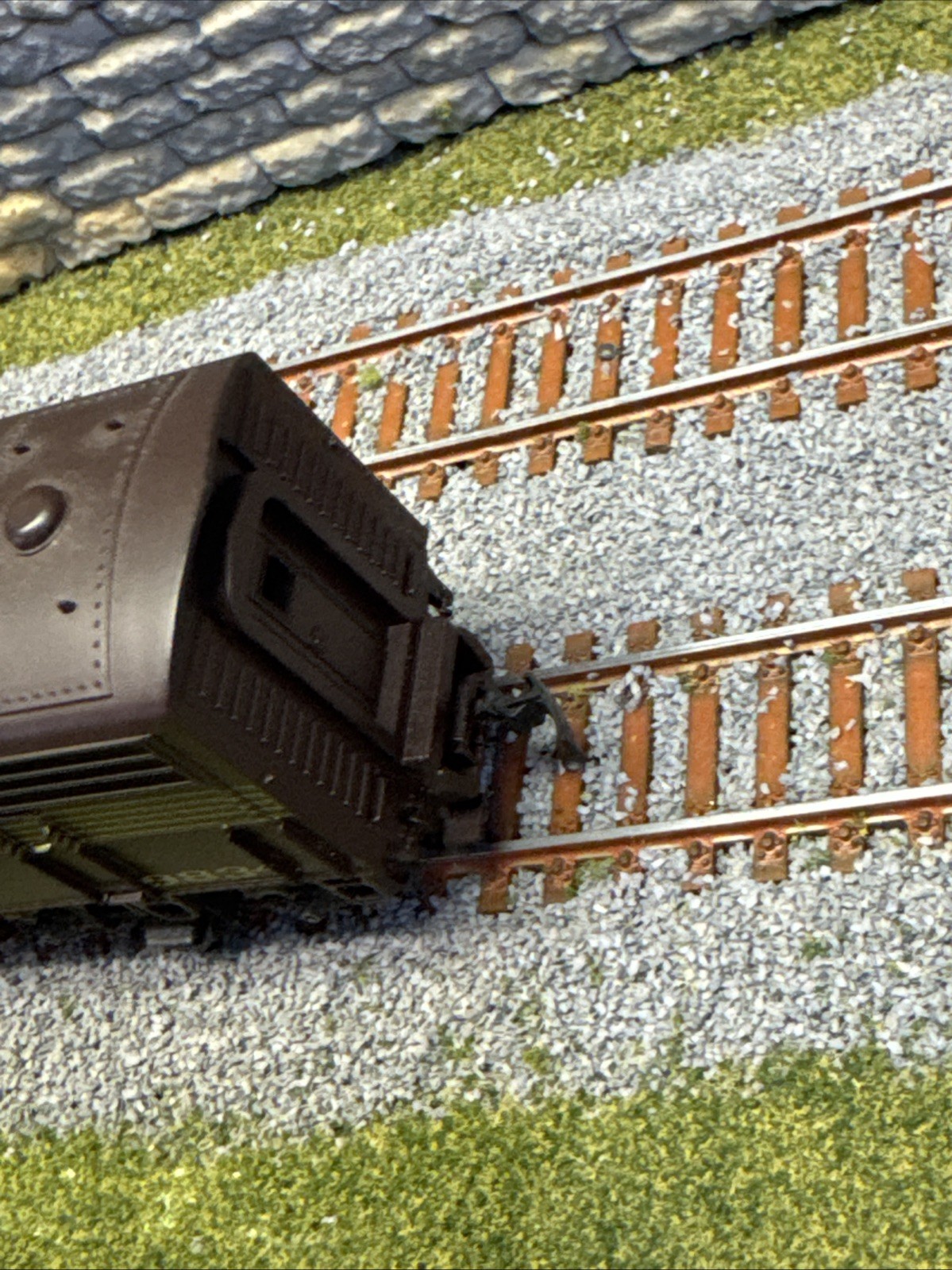 “HO SCALE “”ATLAS”” MODEL OF A PENNSYLVANIA FP7 ENGINE NO 9834.”