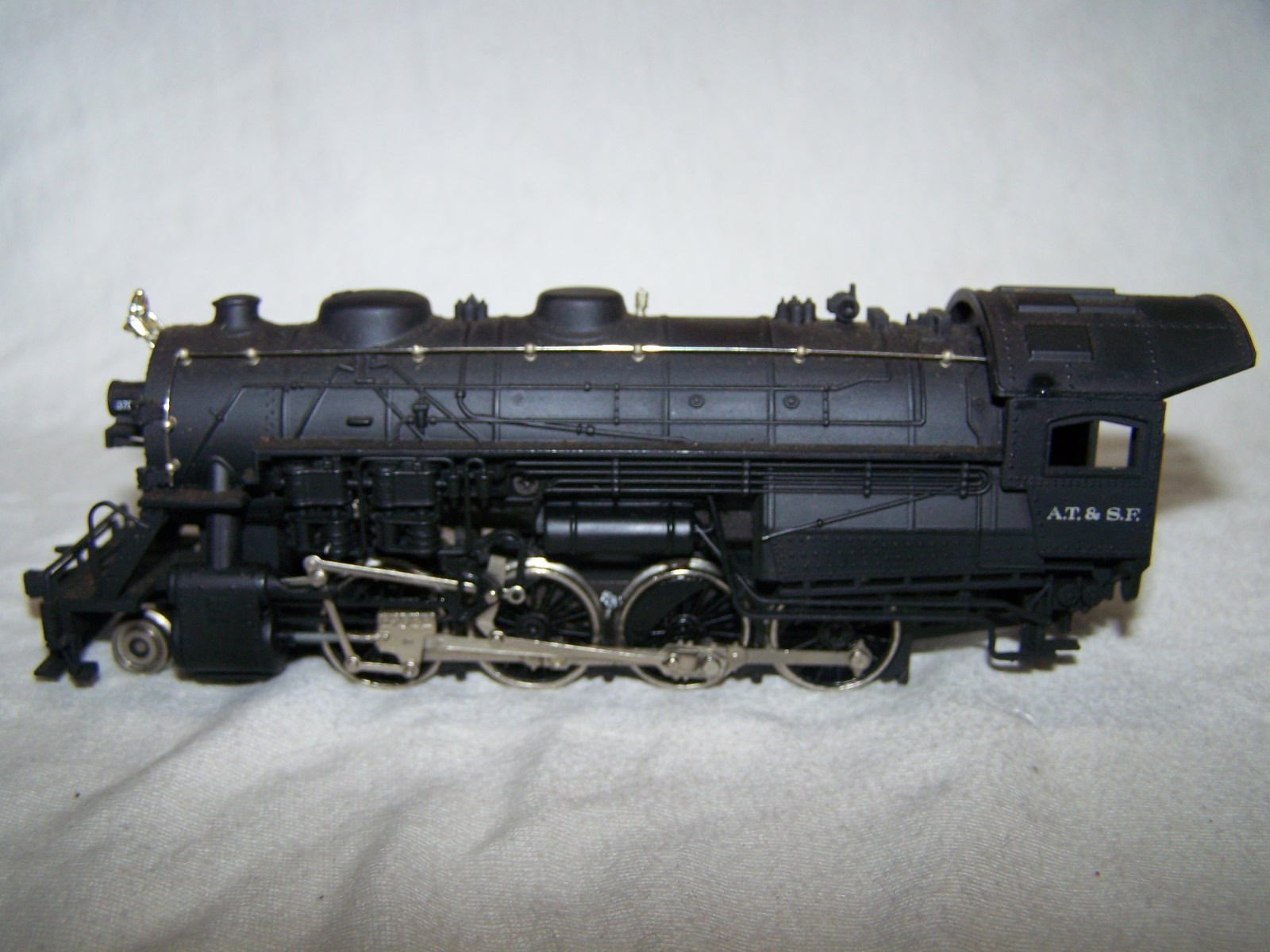 Bachmann #0651 HO Scale 2-8-0 Consolidation Santa Fe(DC)