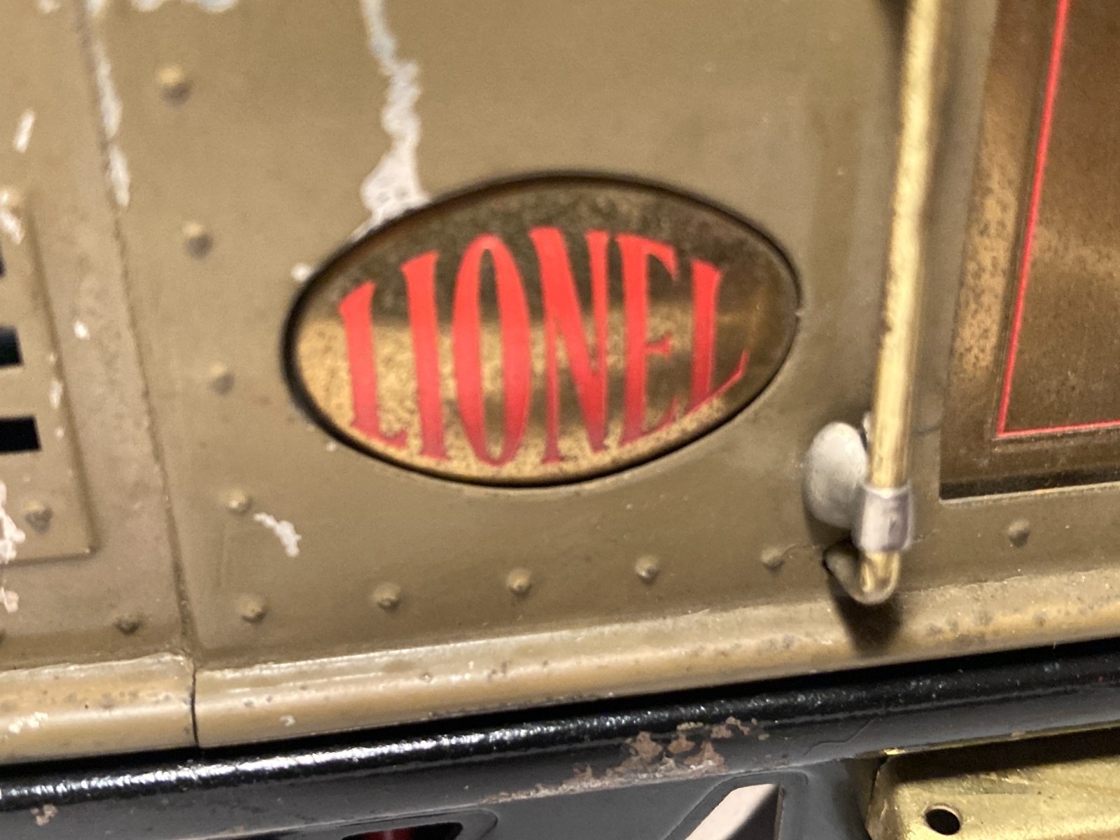 1920s Prewar Lionel 318E Electric Motor Engine with 309, 310 & 312 Train Cars