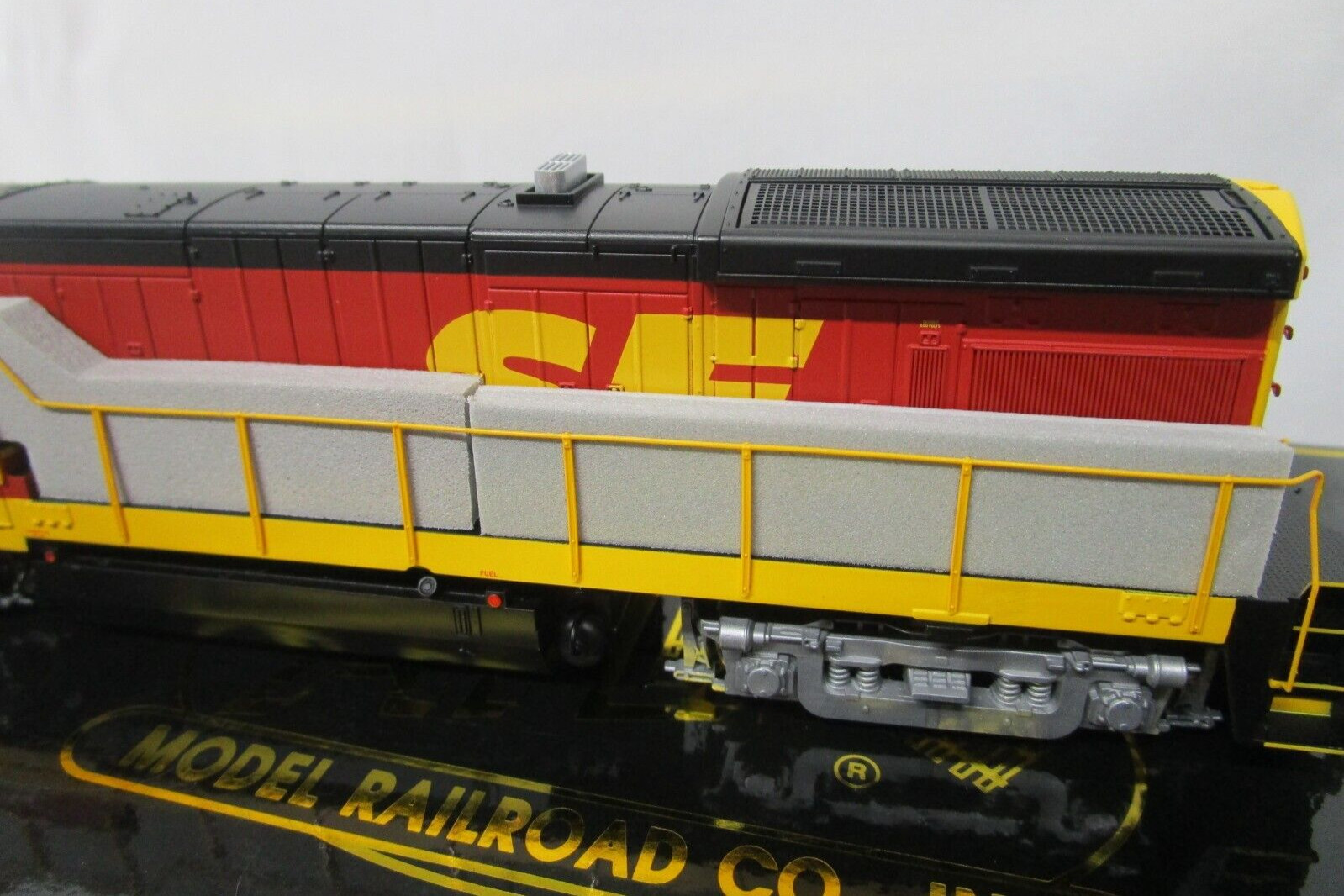 Atlas Gold HO Santa Fe Kodachrome GE B23-7 Diesel Locomotive #6388 DCC Sound