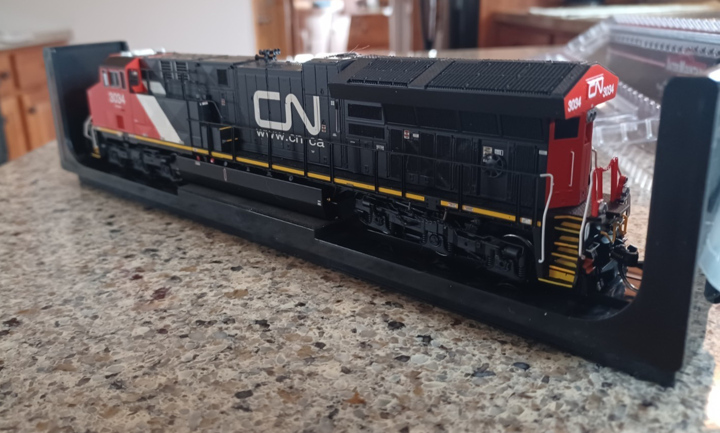 INTERMOUNTAIN-HO-ET44AC LOCO-W/ESU LOKSOUND-CANADIAN NATL-CAR#3034-497102S-08