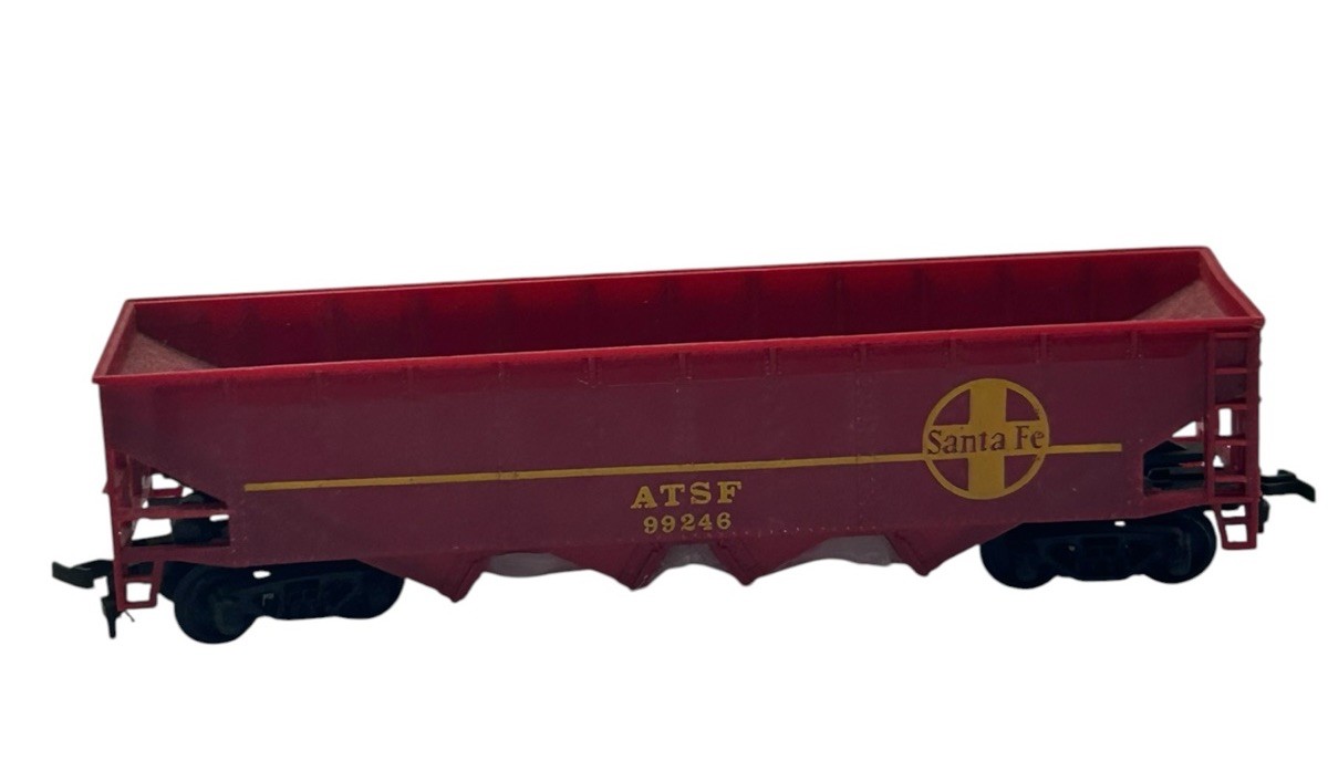 HO Scaled Santa Fe Railroad Hopper Freight Car ATSF 99246