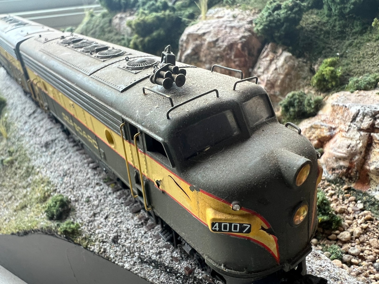 Custom ,Detailed, Dummies Athearn HO Scale F7A & B SEABOARD Green/Yellow