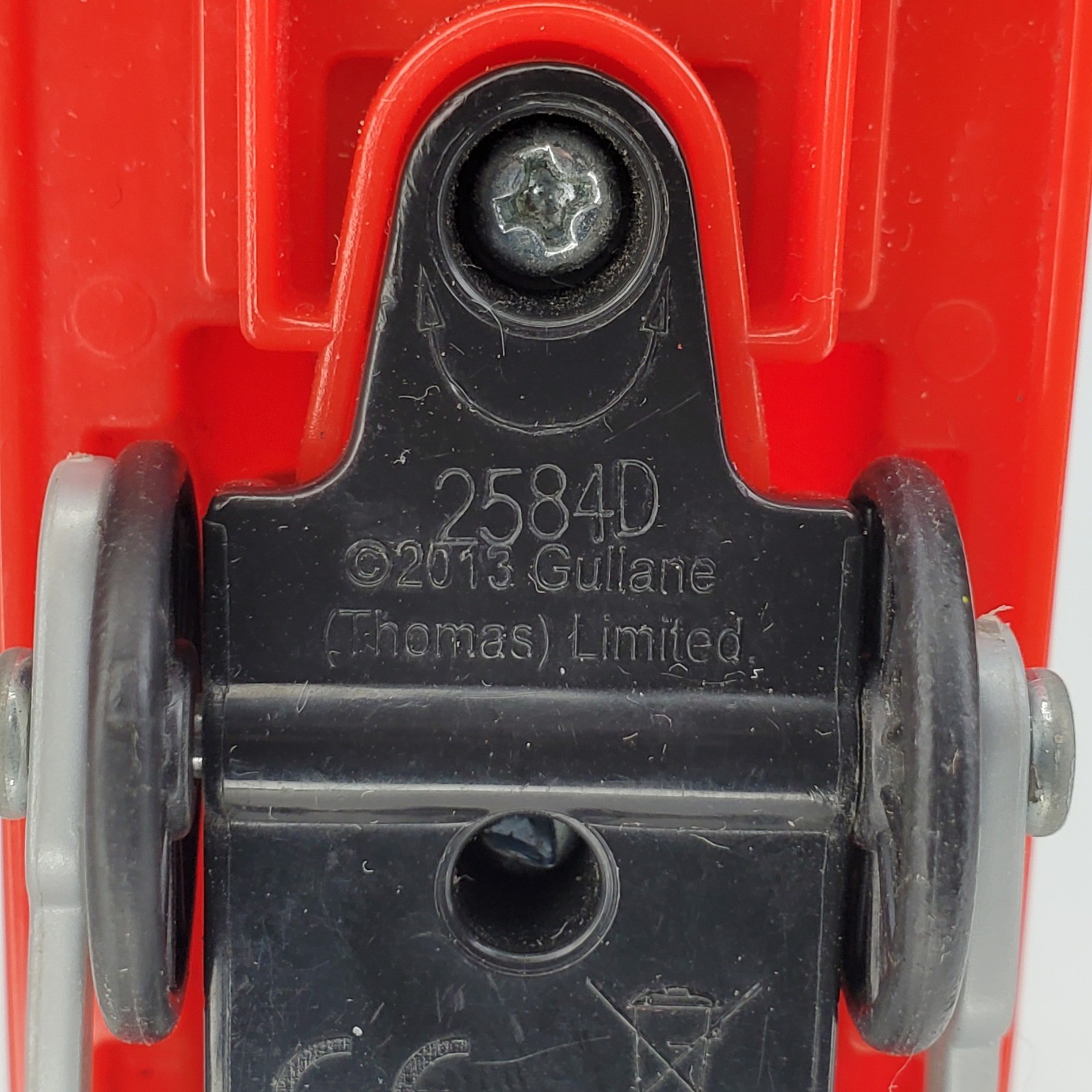 Thomas & Friends TrackMaster James Motorized Red Engine Train 2013 Gullane 2584D