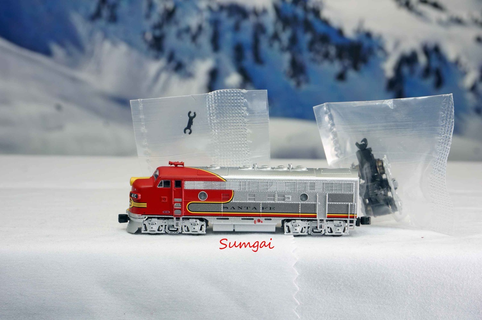 AZL Santa Fe Warbonnet F7A Diesel Rd#41C Z Scale Z Gauge American Z Line 63001-4
