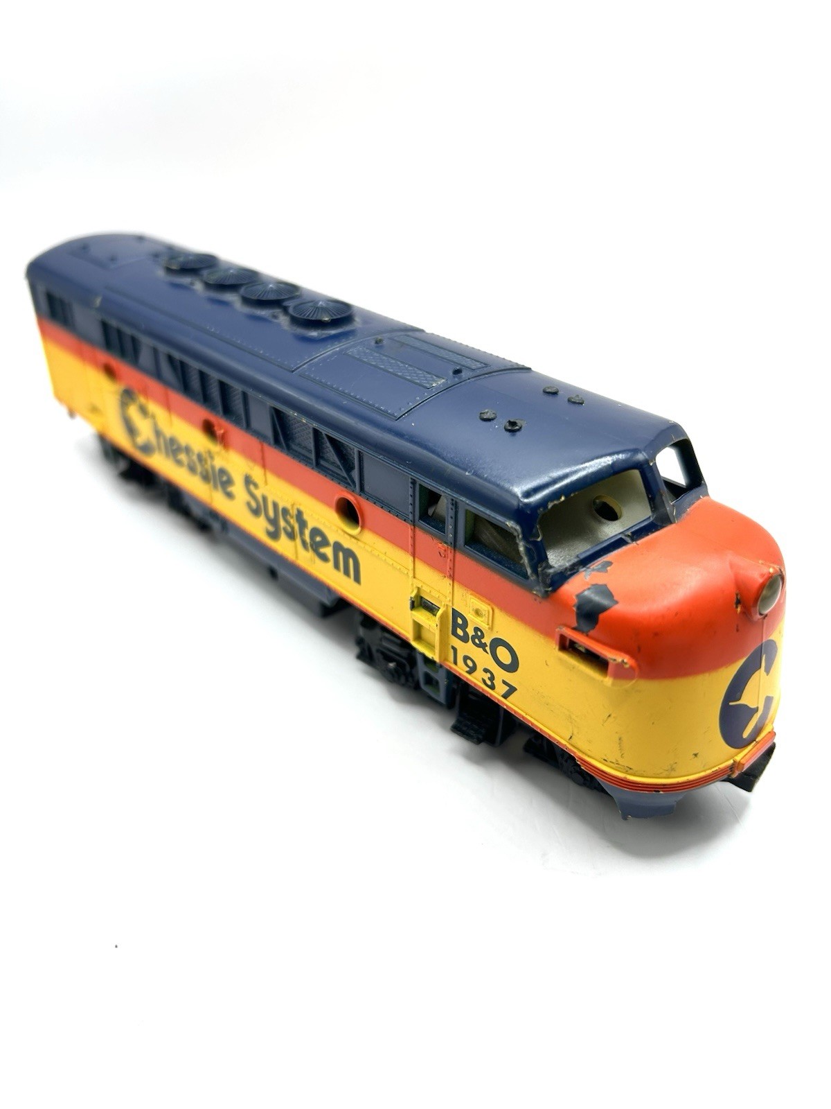 ho scale Chessie System Diesel Locomotive #1937