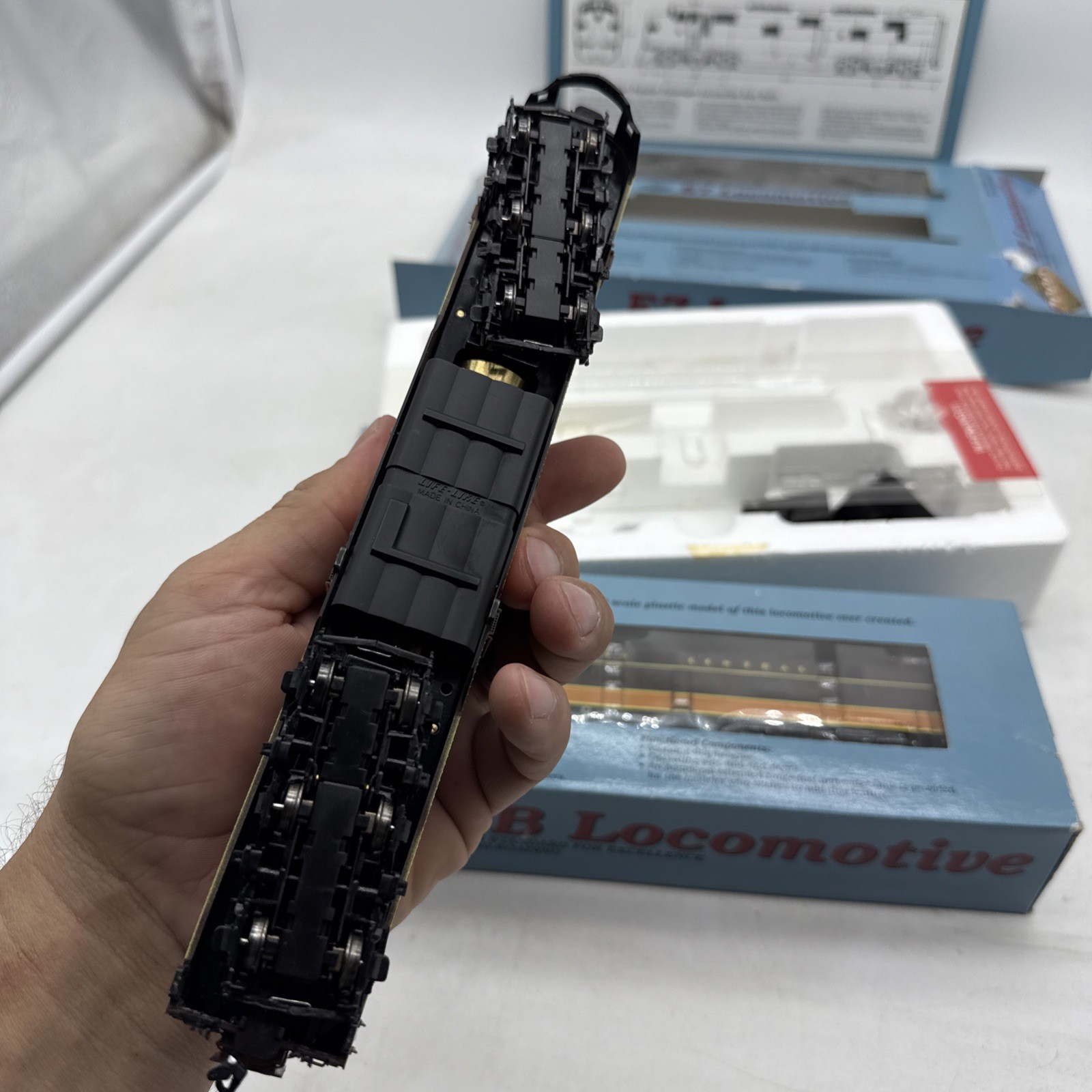 Proto 2000 HO Scale A/B Illinois Central IC #4000 E7 DC Powered Locomotive