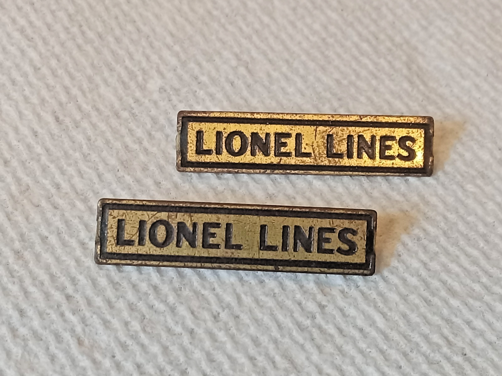 VINTAGE PREWAR 257T 258T 262T LIONEL LINES TRAIN COAL TENDER SET OEM NAME BADGES