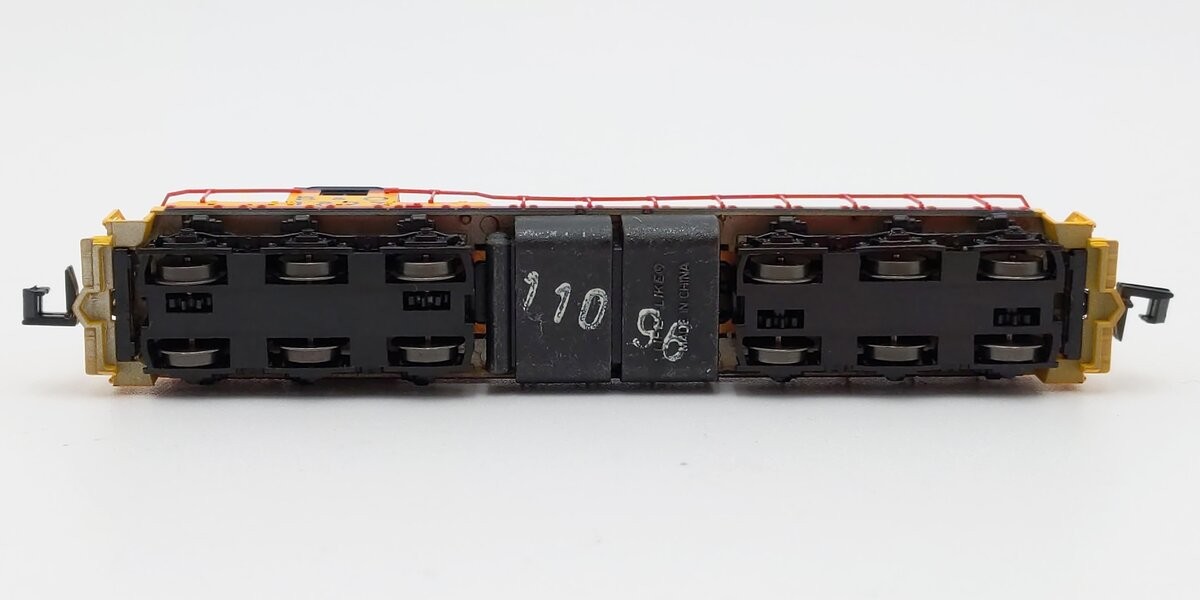 Life Like 7780 N Scale Chessie System SD-7 Powered Diesel Locomotive #1827 EX