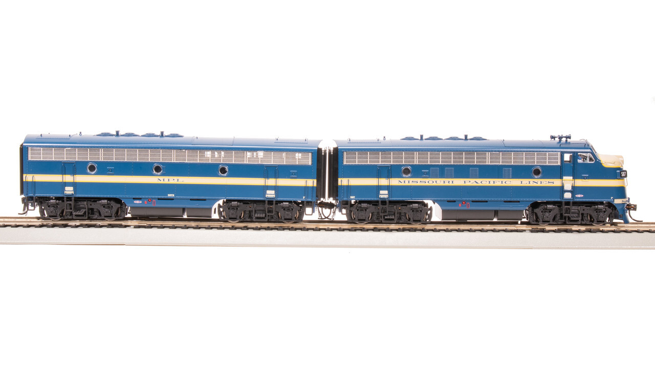 Broadway Limited 8194 HO MP EMD F7 A/B Eagle Scheme A-Unit 587/587B