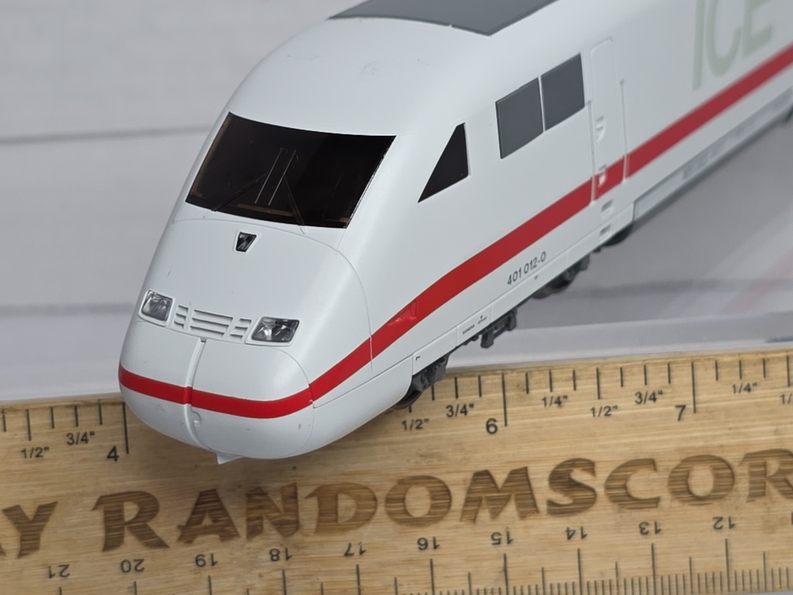 Roco HO Scale Powered 401012-0 DB ICE High Speed Bullet Train Runs Well (A)