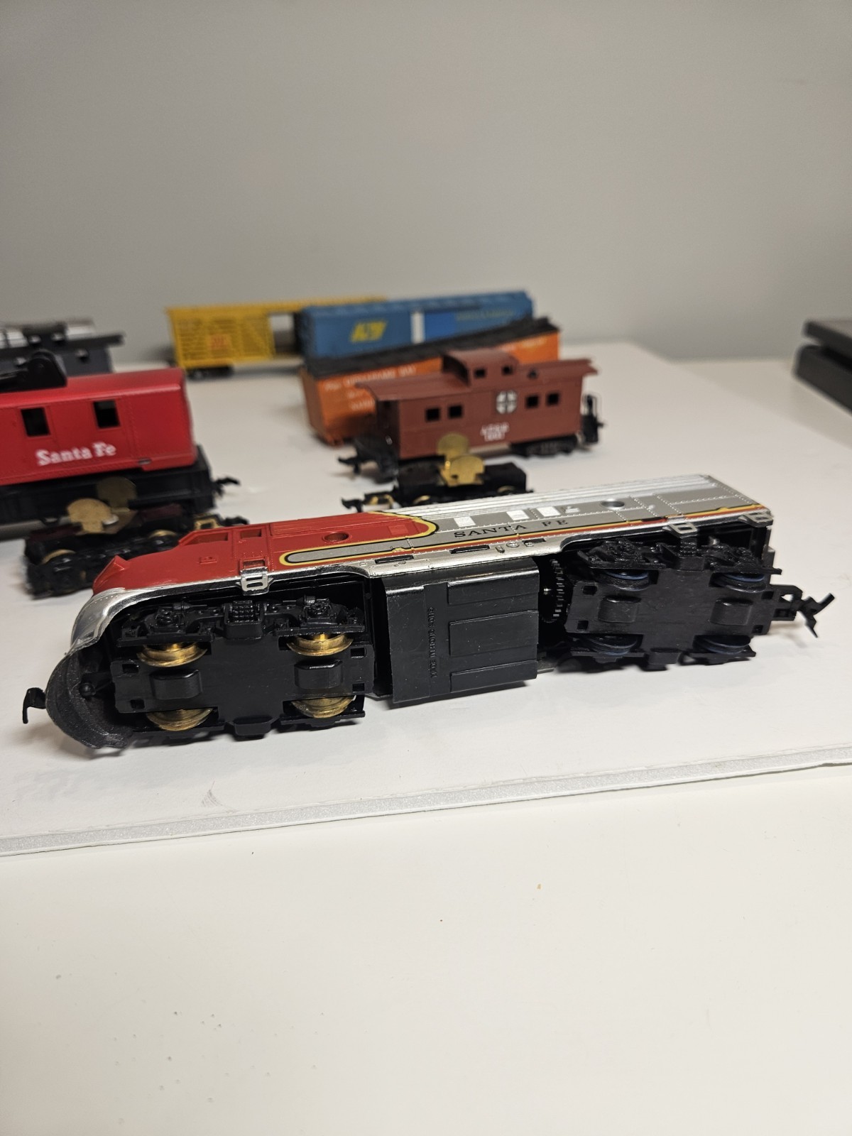 Vintage HO scale Locomotive Power/Dummy Junk Lot – Untested – Unknown if working