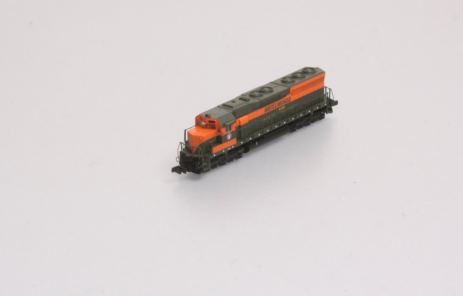 Spectrum 82752 N Great Northern “Hustle Muscle” GE EMD SD-45 Diesel Loco #400 LN