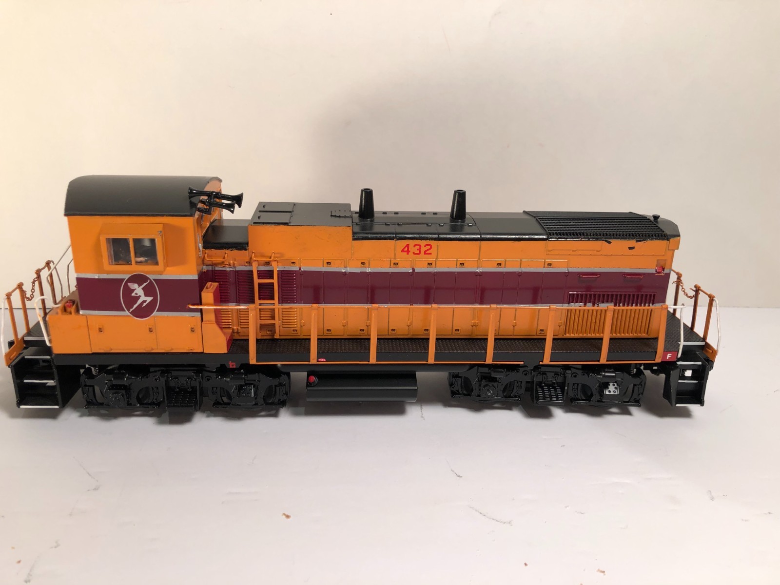 MTH Rail King MILWAUKEE ROAD MP15AC DIESEL ENGINE Proto 3 w/ box See Description