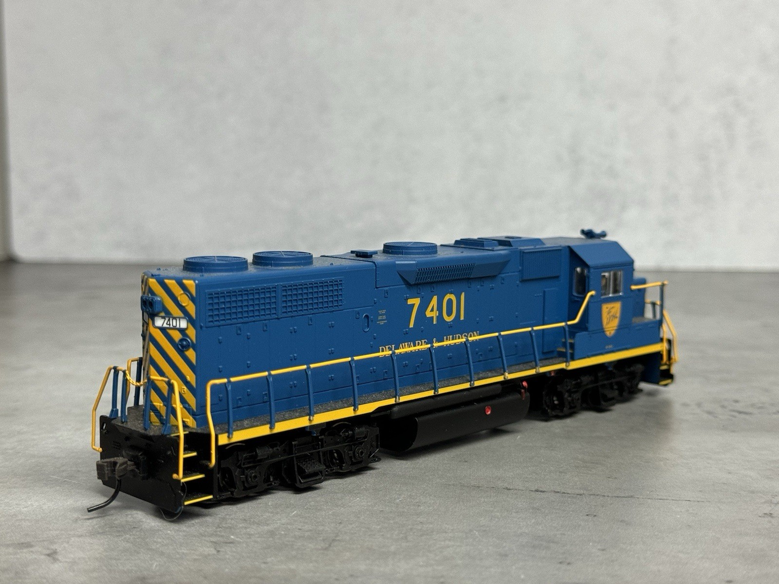Atlas Trainman HO 10000480 GP39-2 PH1 Locomotive Delaware and Hudson #7401