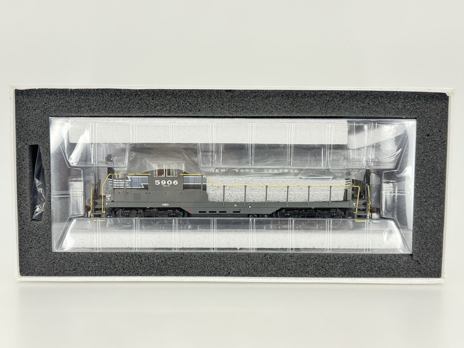 HO Athearn Genesis G62427 New York Central GP9 Diesel Locomotive NYC #5906