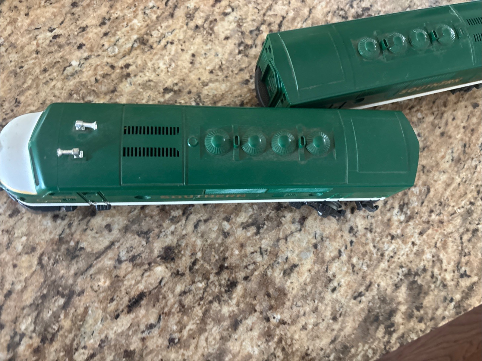 Lionel 6-8566 O Gauge Southern F-3 A Diesel Locomotive F3 B 8661 4647