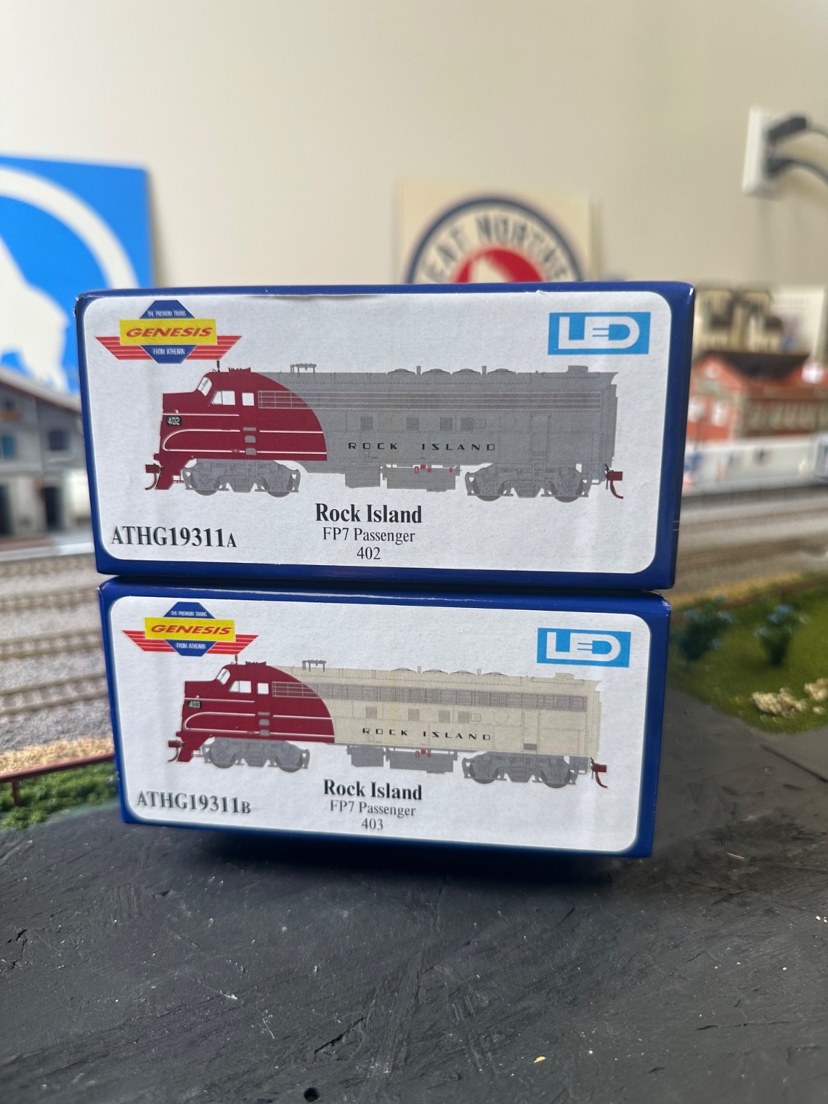 Used Athearn ATHG19311 HO FP7A FP7A RI #402 #403 Locomotive DCC READY AA SET