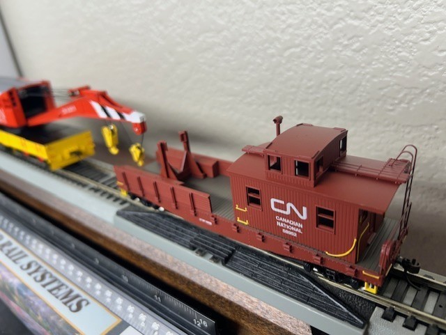 CANADIAN NATIONAL 200 ton ROTATING HEAVY DUTY WRECK CRANE w/TENDER HO SCALE NEW