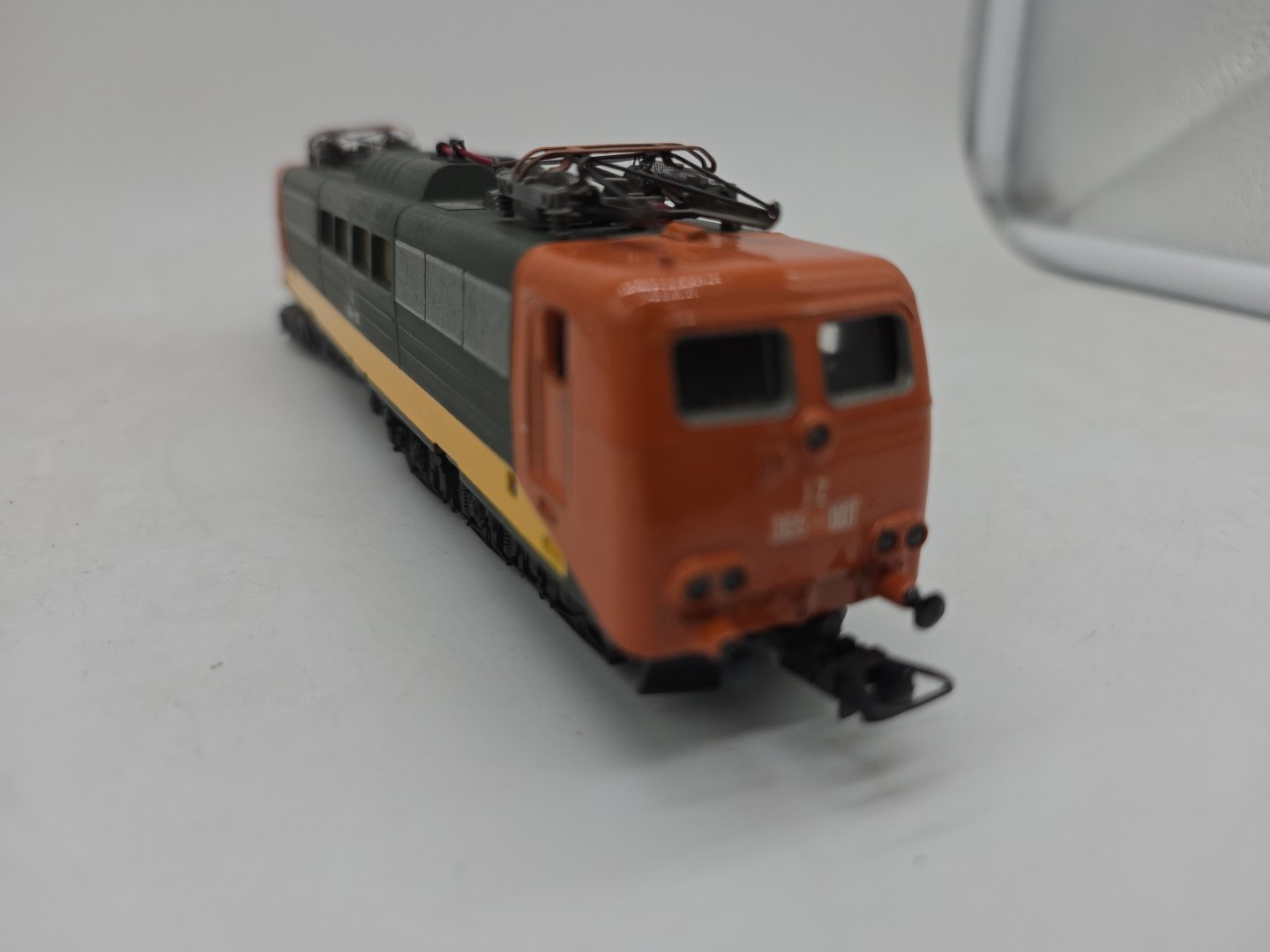 Electric Locomotive JZ 365-001 Dark Gray Livery Yellow Stripes Orange Cabins