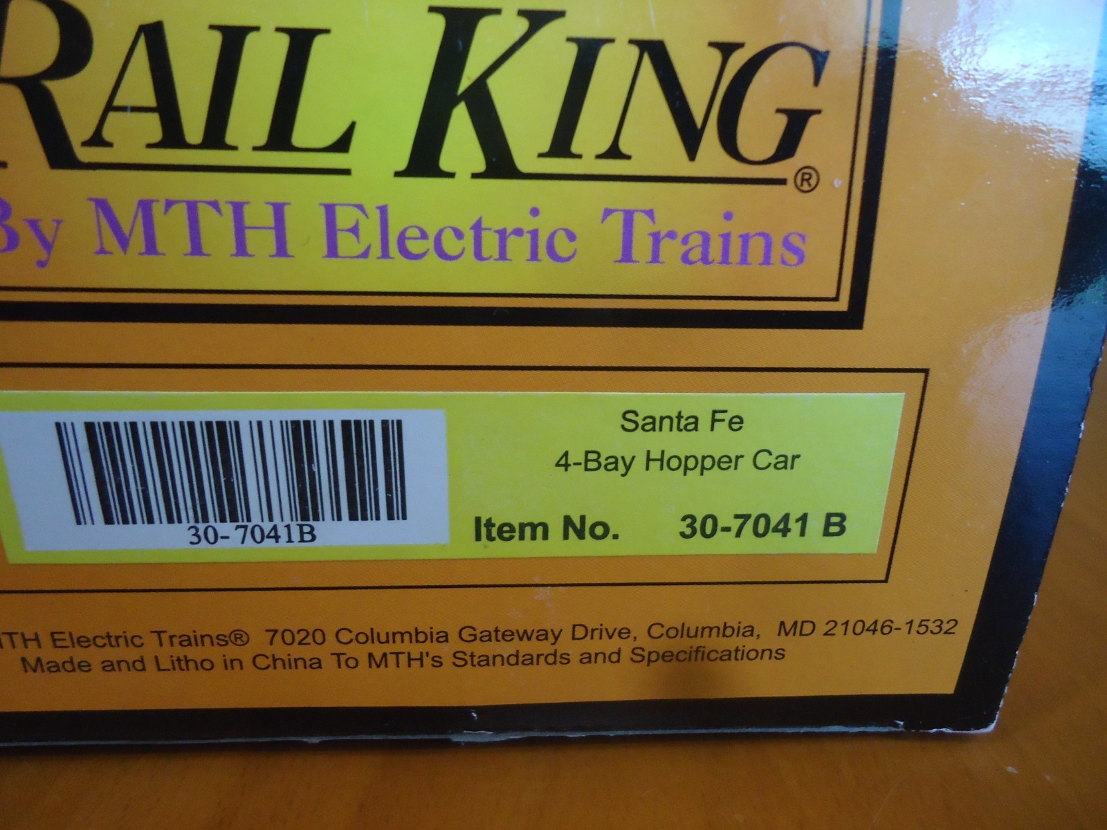 Rail King by MTH O Scale Santa Fe 4-Bay Hopper Car with Coal Load 30-7041B