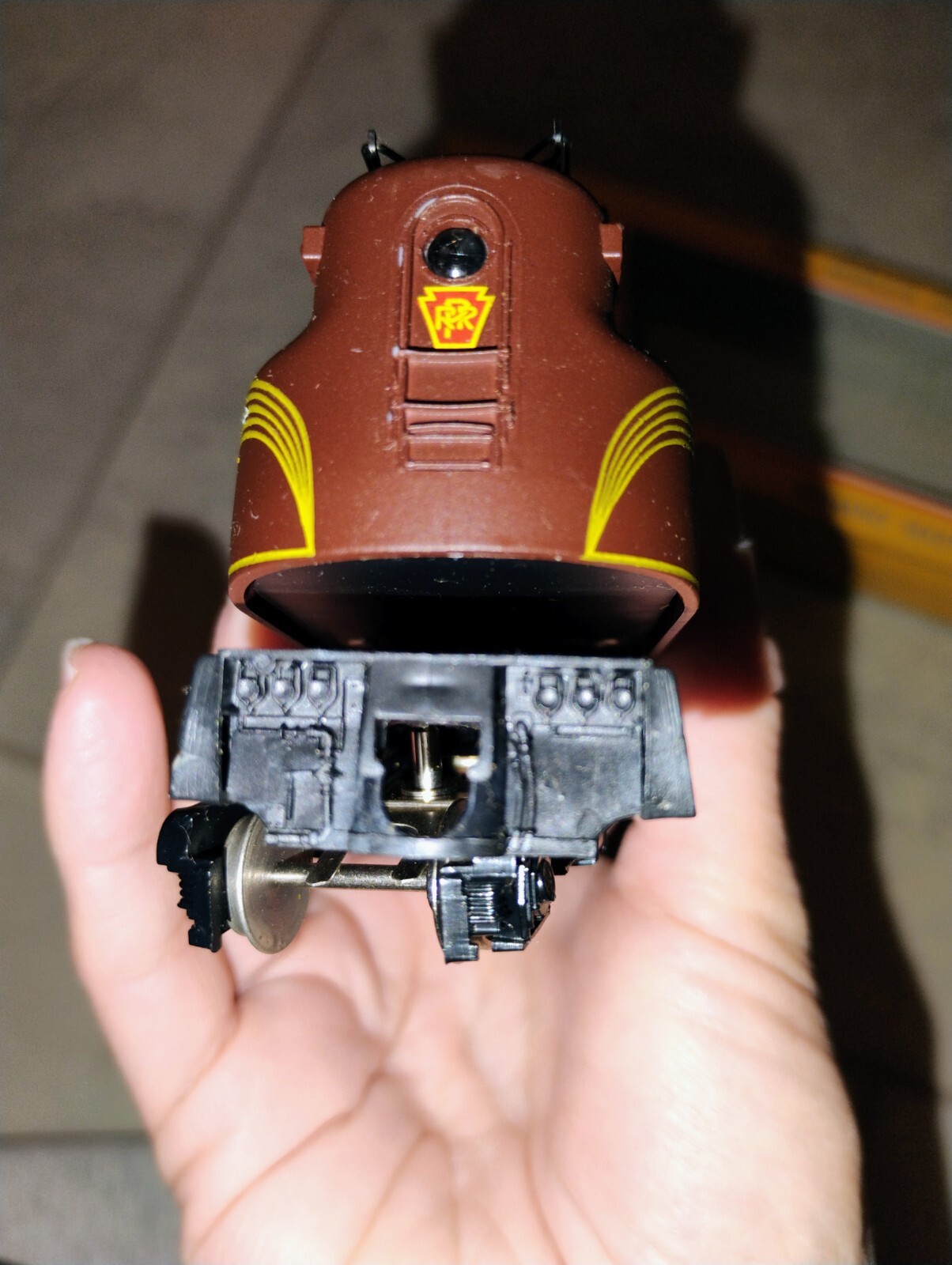 IHC HO Scale M9300 GG-1 Electric Loco Train #4828 Tuscan Red Pennsylvania 5STR