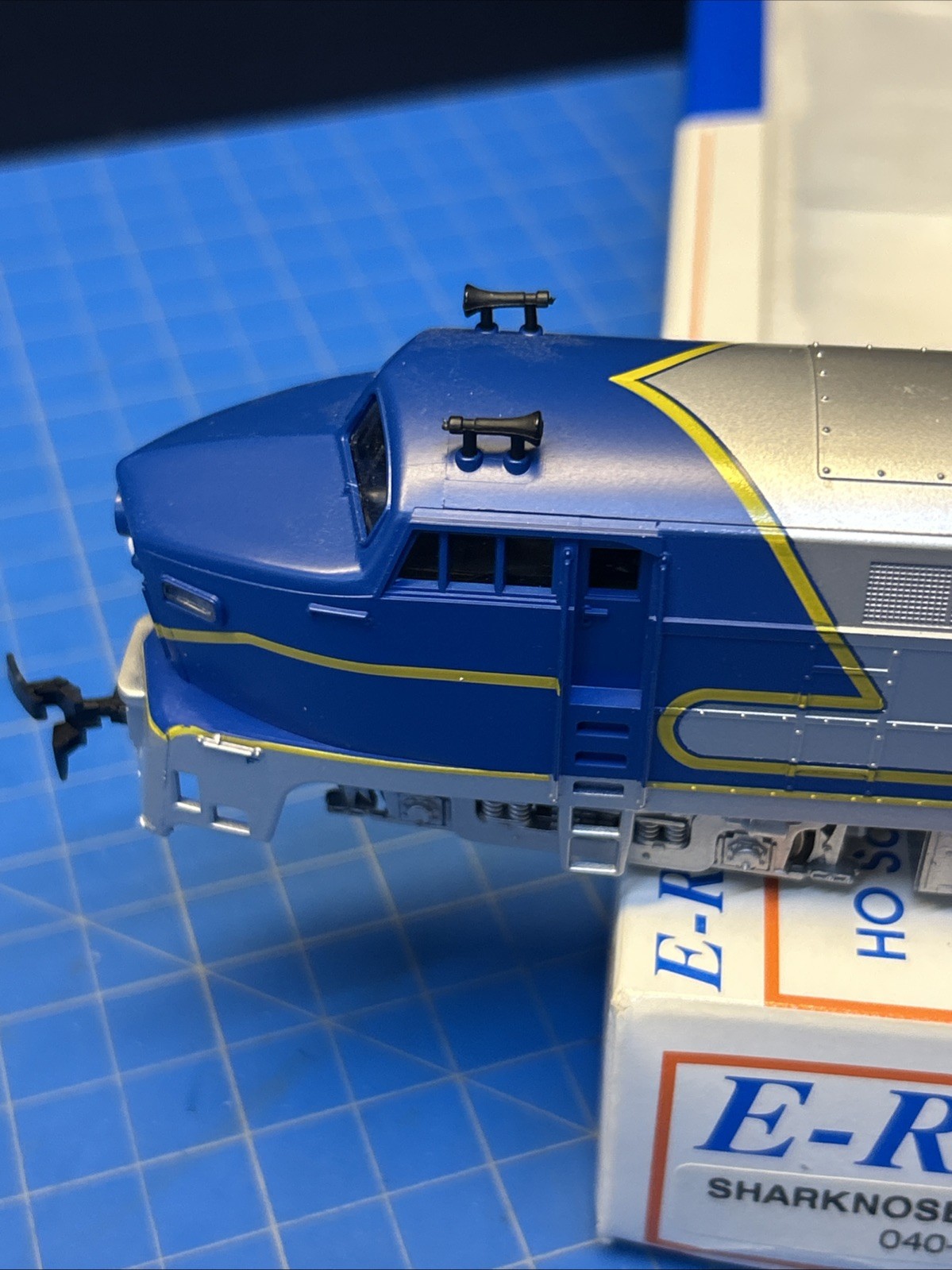 E-R Models HO D&H Sharknose Diesel Locomotive #1216 Runs Great
