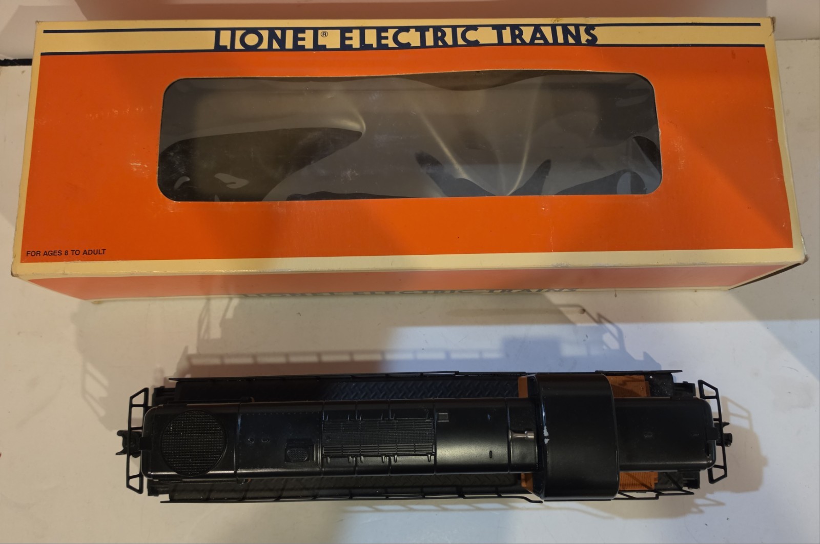 Lionel 6-18833 Milwaukee Road RS-3 Diesel Locomotive 3-rail O Gauge Original Box