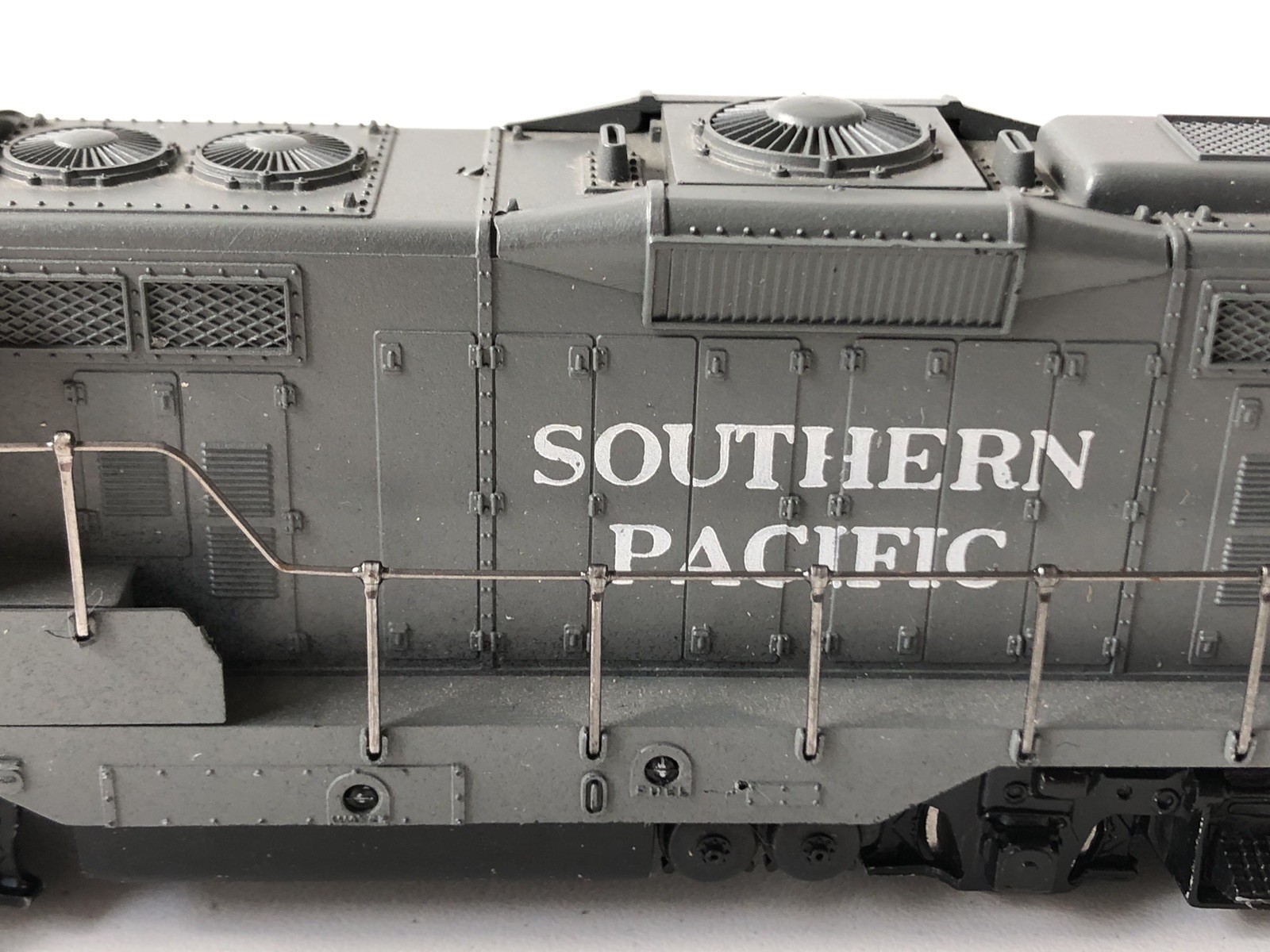 ATHEARN #3153 HO Southern Pacific GP-9 Powered Diesel Locomotive #3702