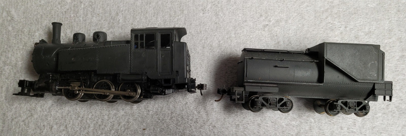 HO Vintage Bachmann 0-6-0 Yard Loco & Coal Tender, Runs well