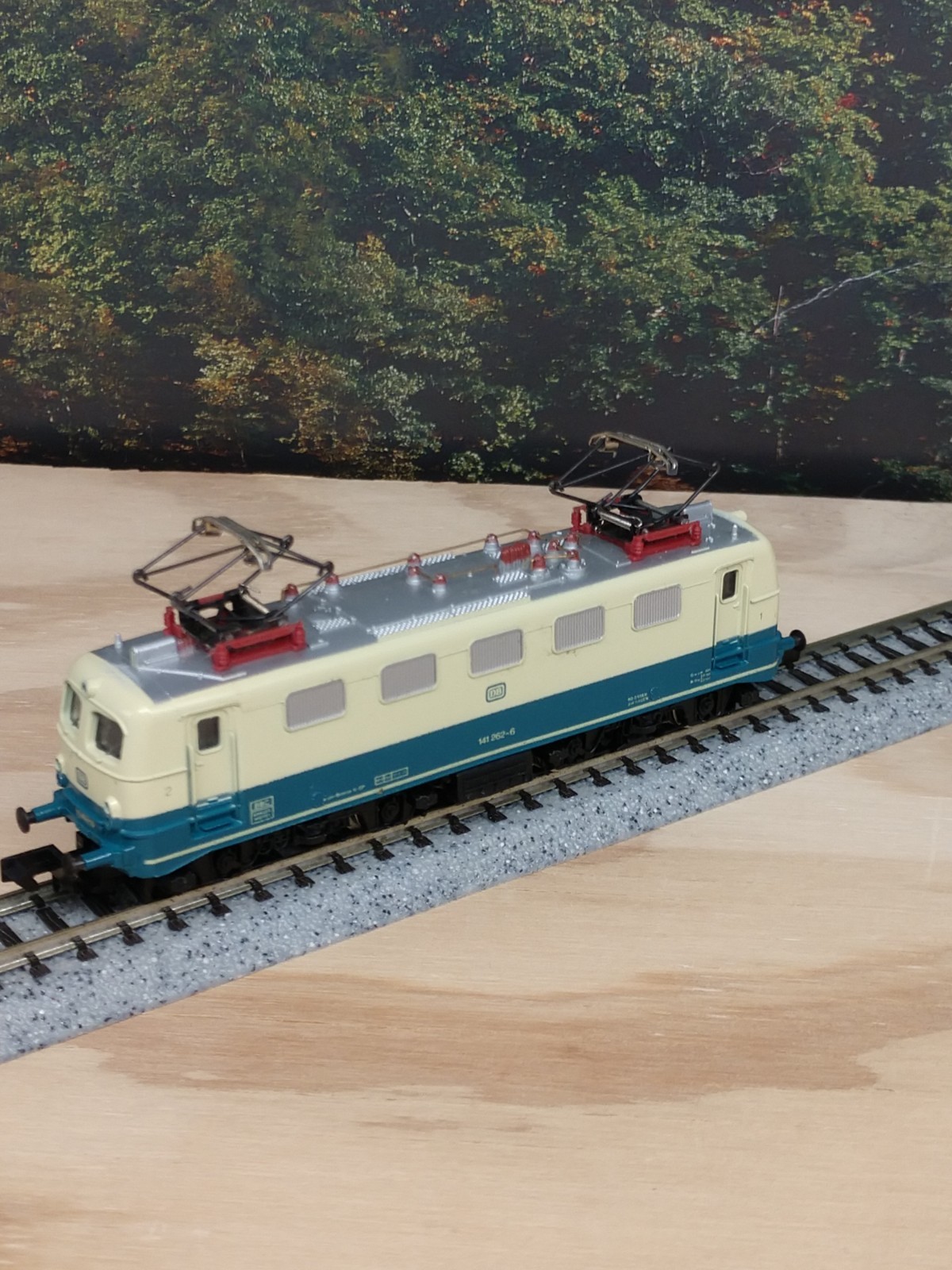 Arnold N scale European 4 axle electric loco – Item #2322 NEW