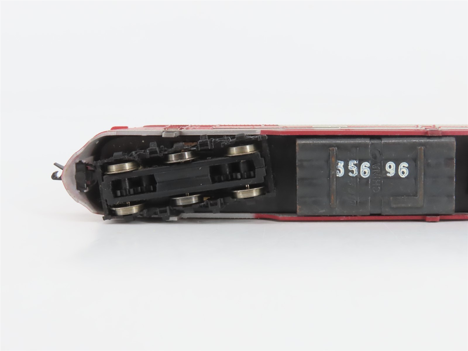 N Scale Life-Like 7015 RI Rock Island “Rocket” EMD E7A Diesel Locomotive #633