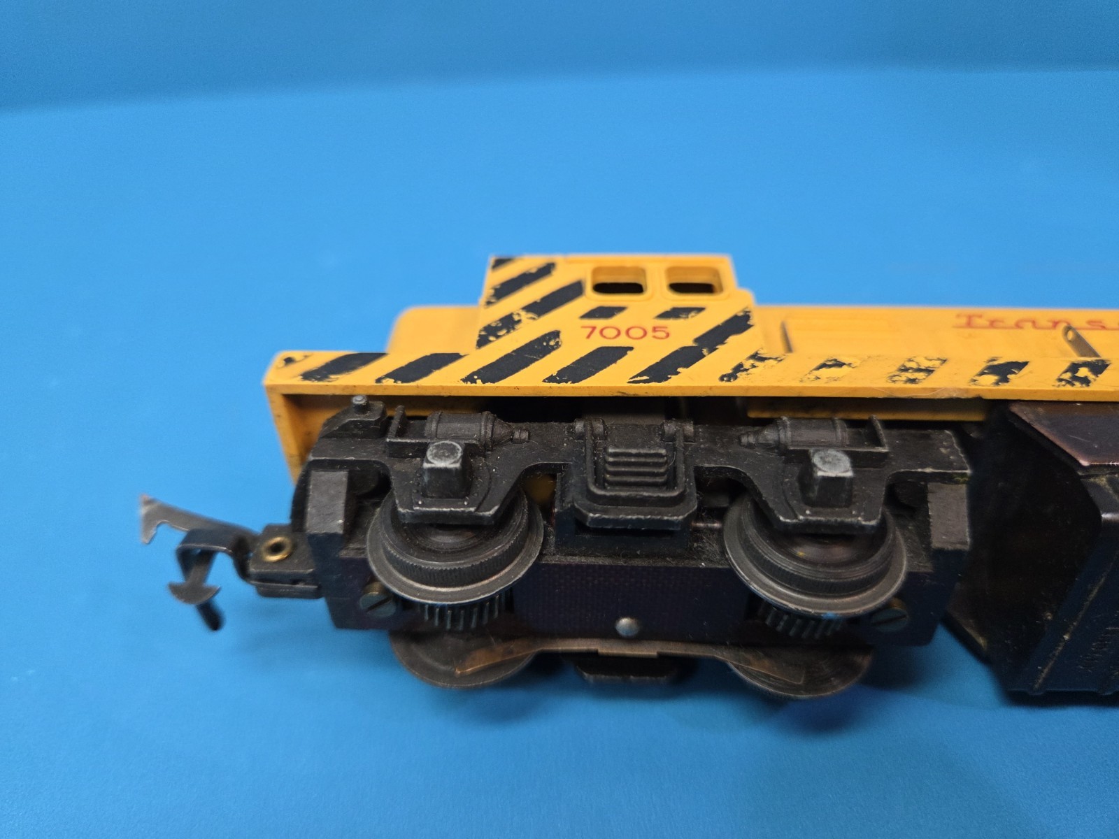 Tri-ang R155 Transcontinental RS2 Switcher Yellow 7005