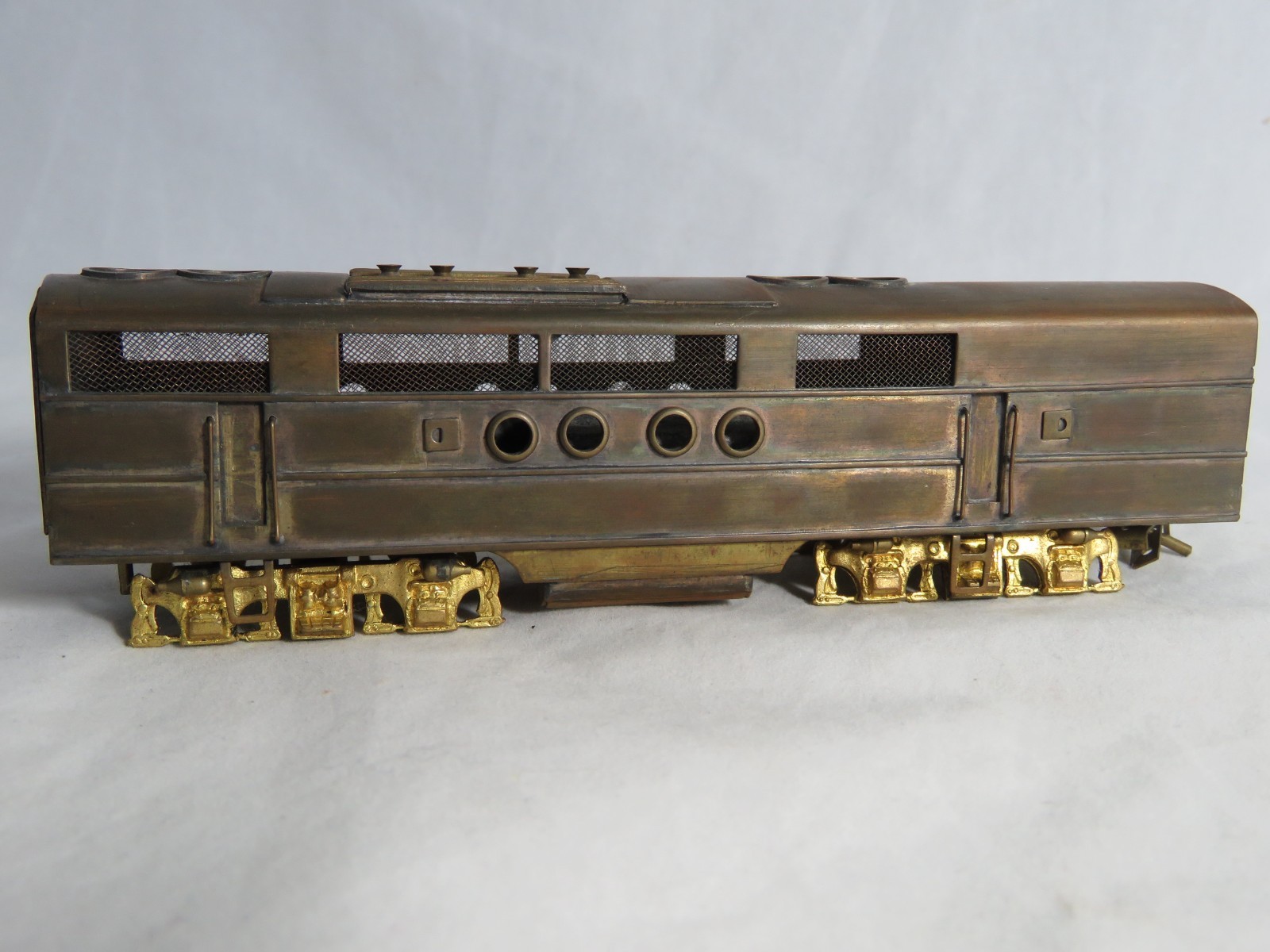 Tenshodo Brass HO Scale A&B Diesel (A) Untested (B) Missing Trucks and Wheels