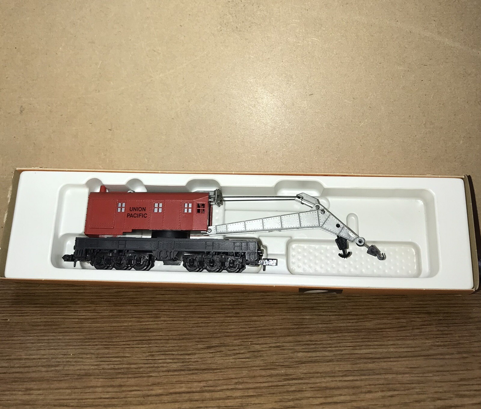 Arnold Rapido N Gauge Union Pacific 200 Ton Wrecking Crane 0471